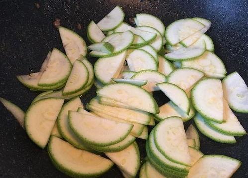 孩子吃生瓜,探索生瓜的奇妙滋味