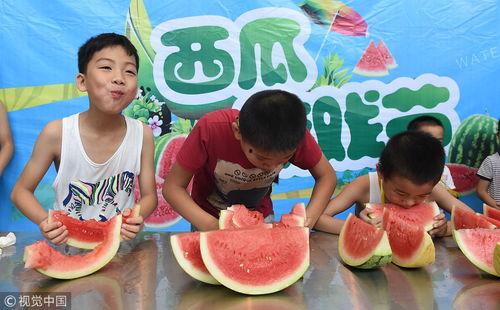 告白气球吃瓜群众图片,吃瓜群众视角下的甜蜜争议