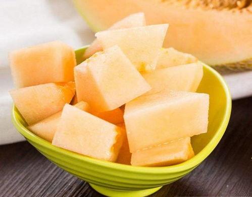 吃哈密瓜饮品,夏日清凉新选择