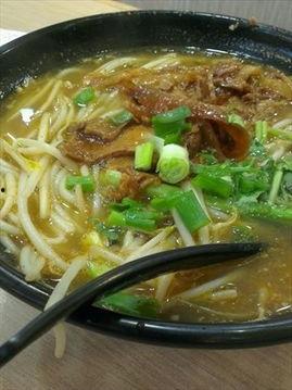 瓜蛋哥吃米线,一场味蕾与文化的碰撞